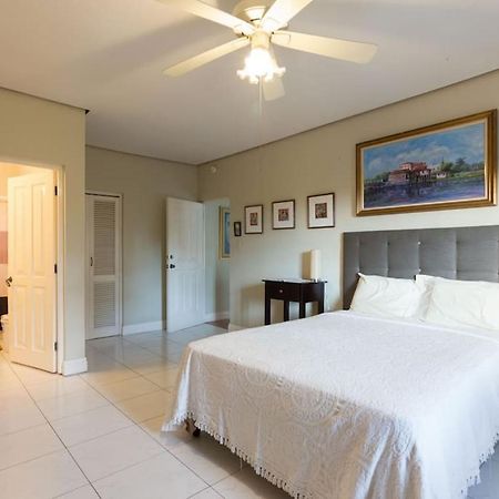 Chester Avenue Guest House Кингстън Екстериор снимка