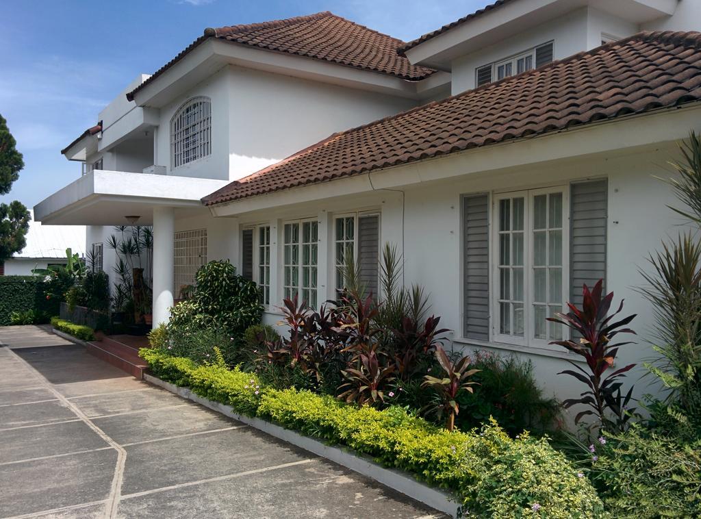 Chester Avenue Guest House Кингстън Екстериор снимка