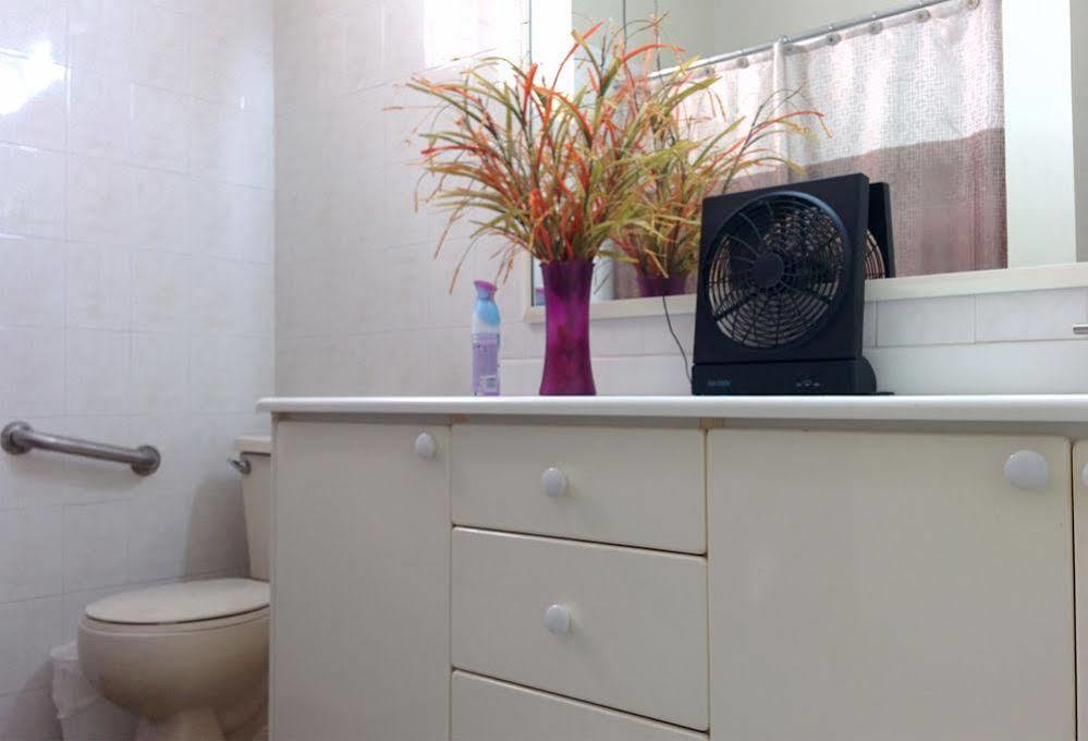 Chester Avenue Guest House Кингстън Екстериор снимка